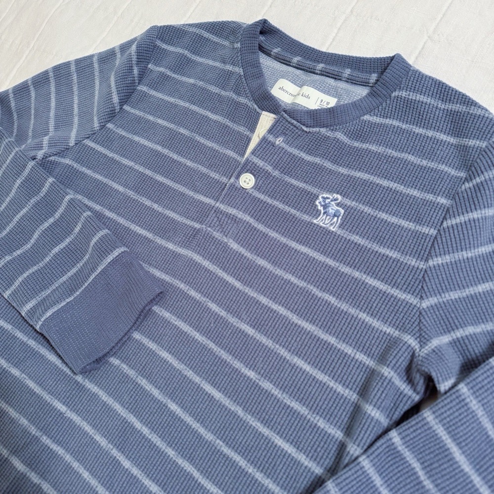 Abercrombie Kids Boys 9/10 Long Sleeve Waffle Knit Henley Dusty Blue - Picture 2 of 7